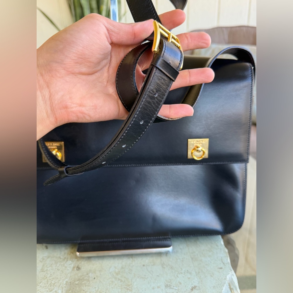 Celine Vintage Shoulder Bag W/ Dry Peeling Inside - Picture 5 of 14
